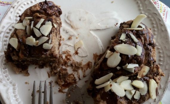pão de espelta com cacau e avelã