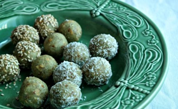 bolinhas proteicas de coco e moringa