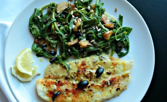 Filetes de peixe com molho de mostarda e batata-doce
